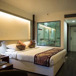 Grand King Room